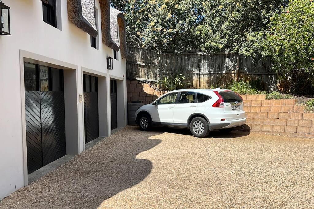 Serene, Thatched Apartment In Noordhoek, Kapstadt Exterior foto